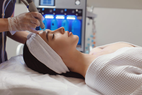 Oxygen-Hydra Facial