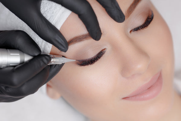 Permanent Eyelid Make Up - Laura's Beauty Touch, Spa Services in Rego Park, New York 11374