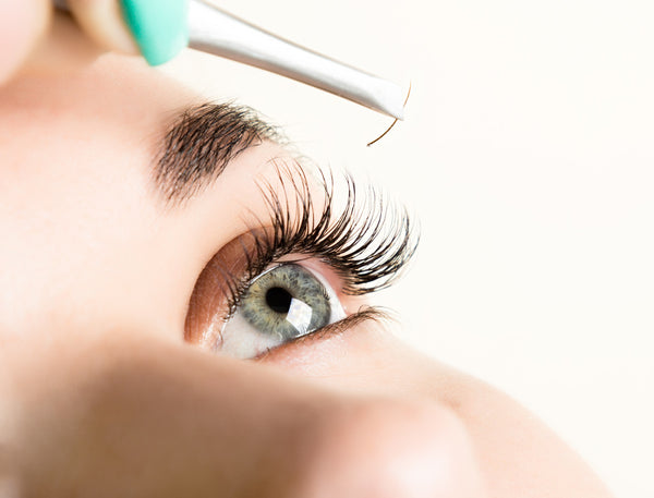 Removal of Eyelash Extensions - Laura's Beauty Touch, Spa Services in Rego Park, New York 11374